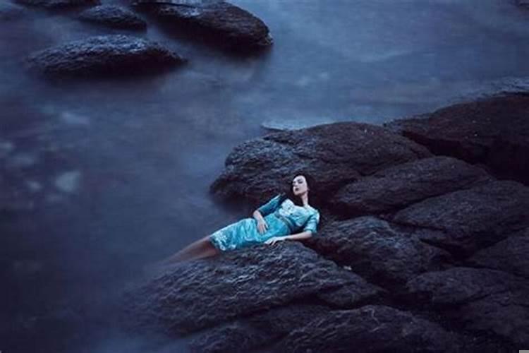 梦见死去的姐妹
