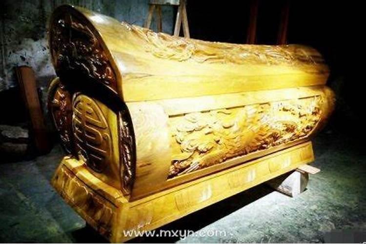 梦见棺材里的死人突然坐起来