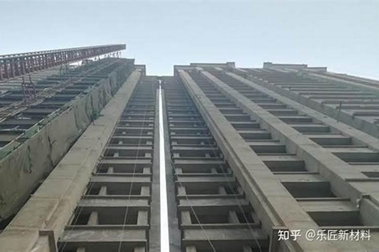 楼前面是两个楼之间空隙好不好