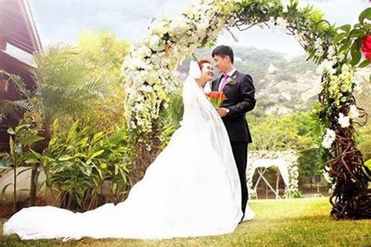 梦见自己和前妻办婚礼