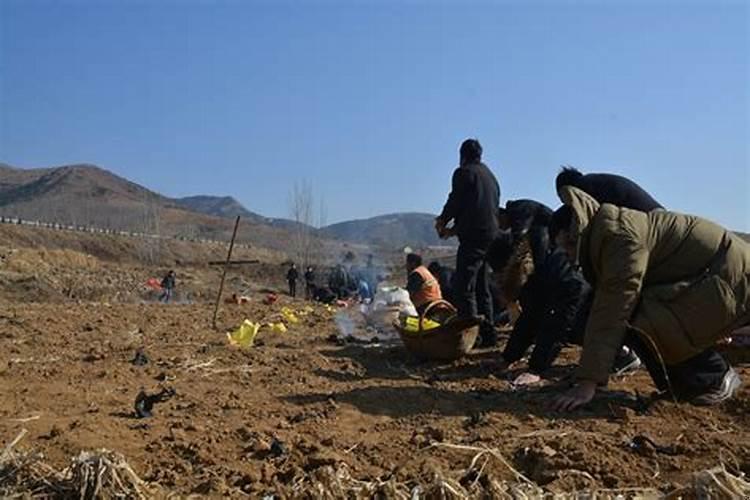 父亲死后一年祭拜