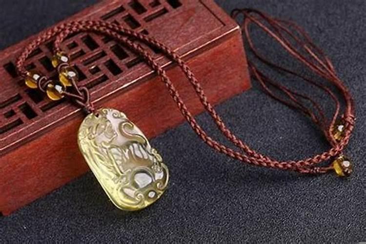 属羊的适合戴什么饰品