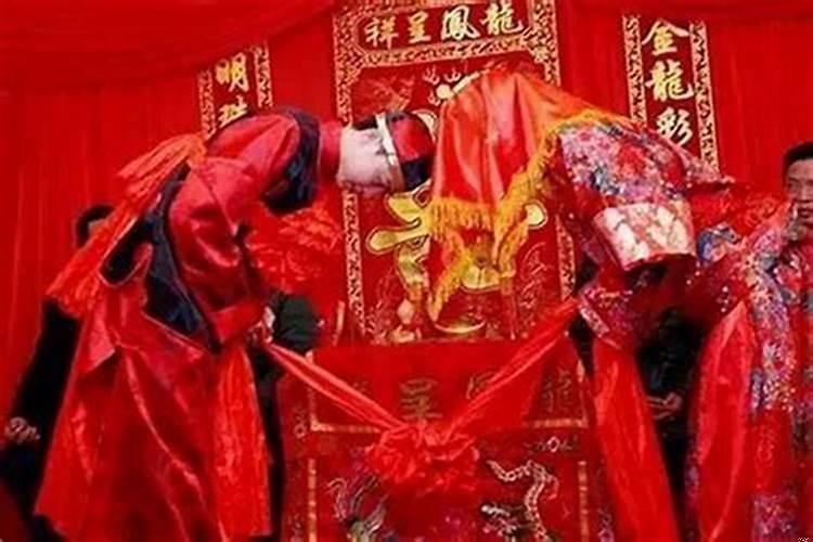 男命容易离婚的八字