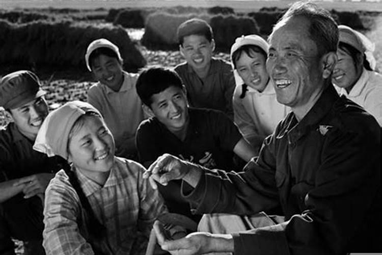 回乡知青和下乡知青