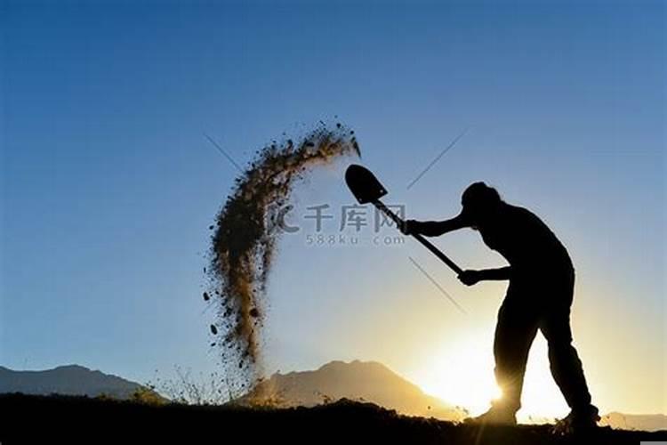 梦见用铲子铲土是什么意思啊