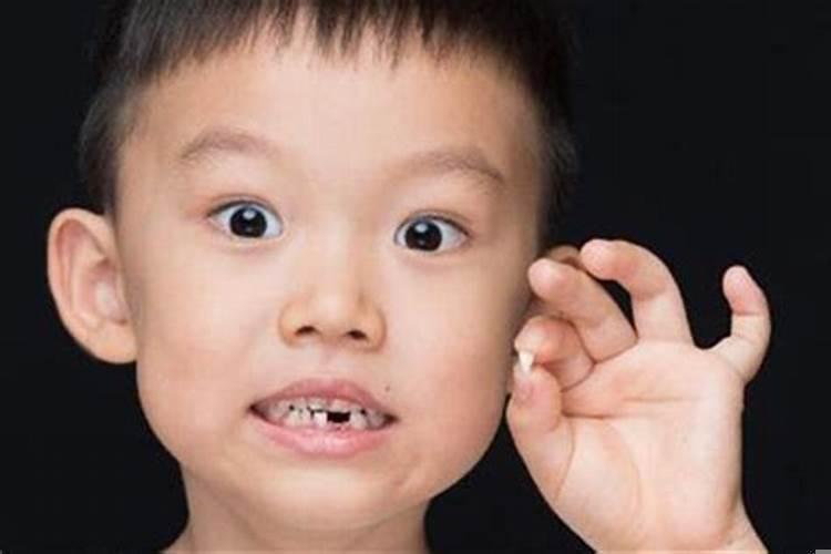 做梦梦到自己牙齿掉了是什么预兆