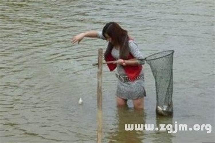 梦见发洪水死了很多人