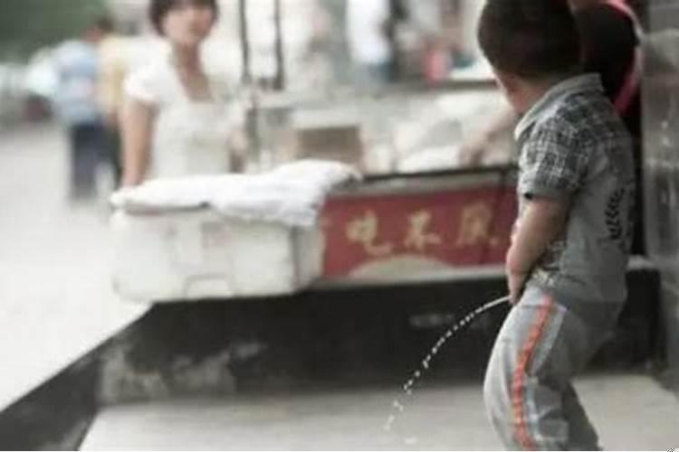 梦到小孩的尿什么意思