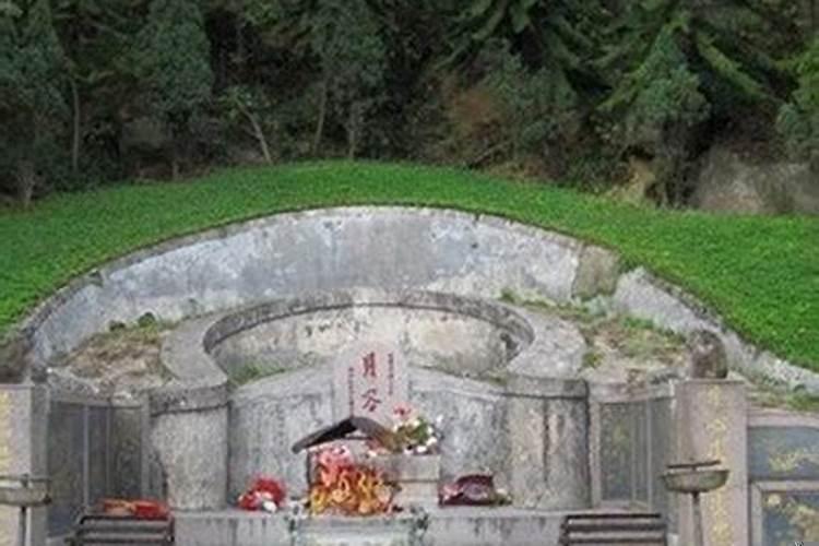 学生梦见坟墓是什么意思