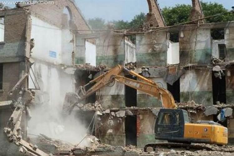 梦到从高处跌落啥意思?