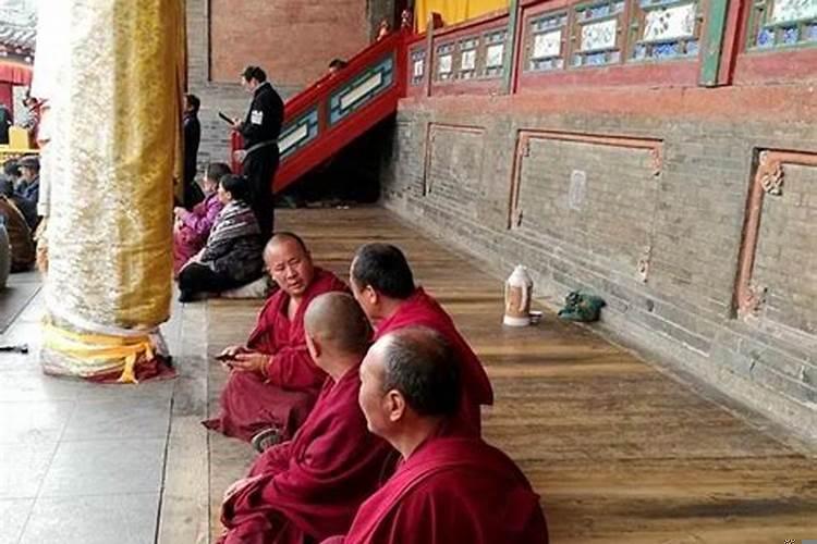 每月什么时候去寺庙