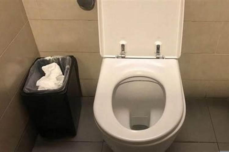 梦到放水冲厕所