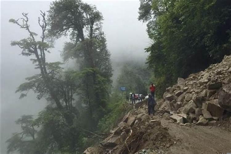 梦见山塌了梦见山体垮塌什么预兆