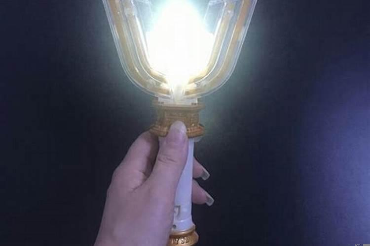 梦见一道光是什么意思