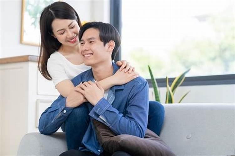 处座男和你有肢体接触