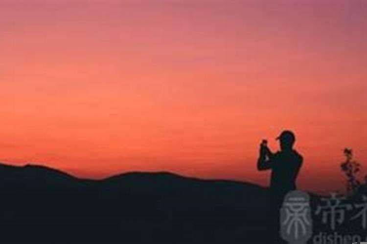 请问梦见水是什么意思