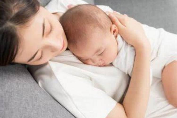 孕妇梦见自己抱着一个婴儿是什么意思