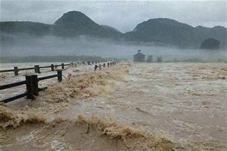 梦见洪水预示什么周公解梦