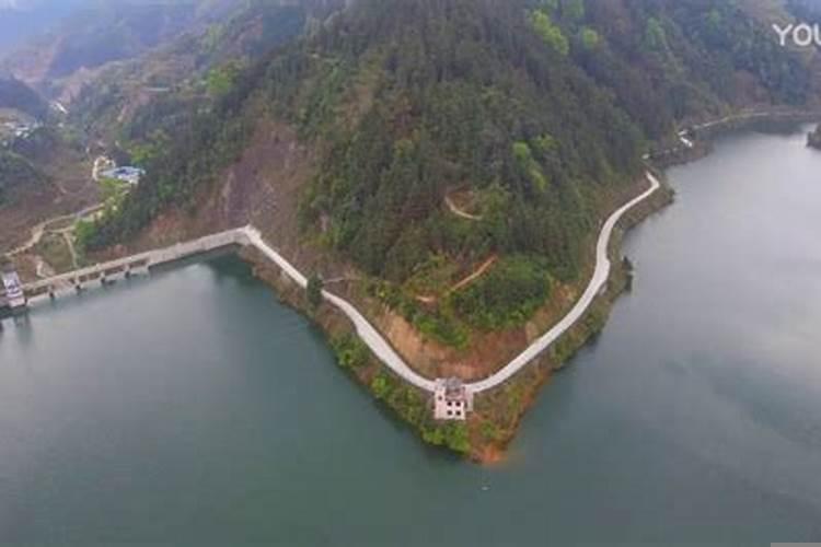 风水河水反弓