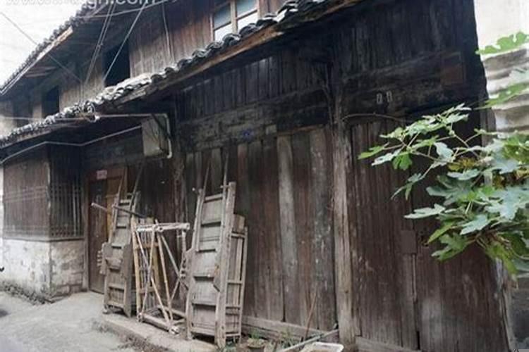 梦见破旧的屋的预兆是啥