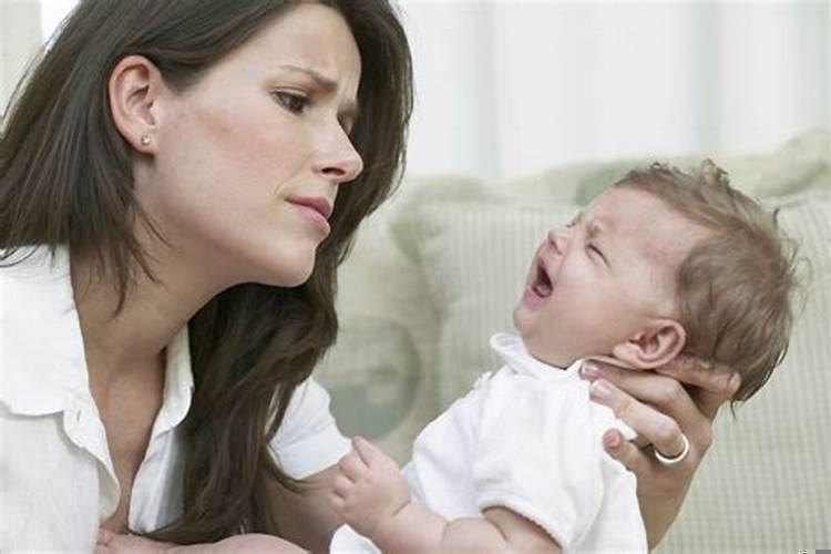 梦见别人抱着孩子哭