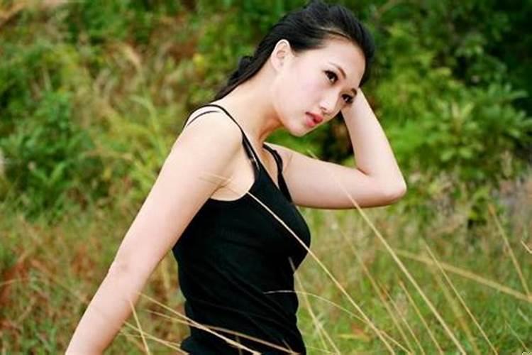 已婚女和男的聊天就是想搞暧昧的吗