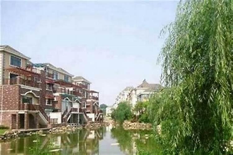 房子后面和东面都有河风水怎么样
