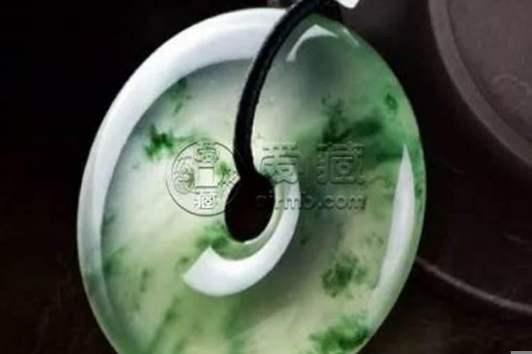 男人戴什么黄金吊坠好旺财