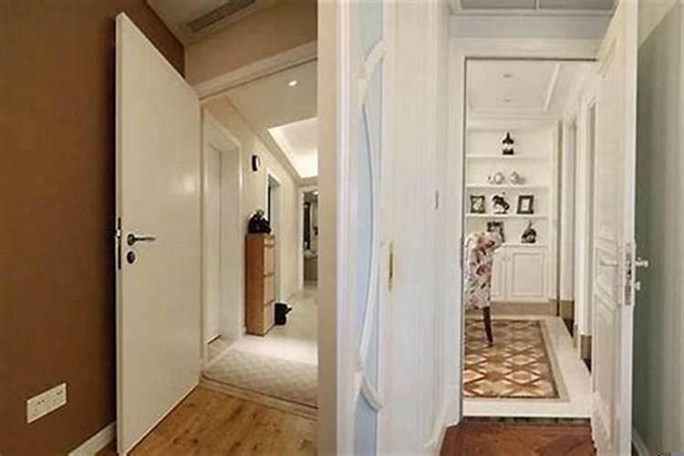 房间门对着楼梯好吗?