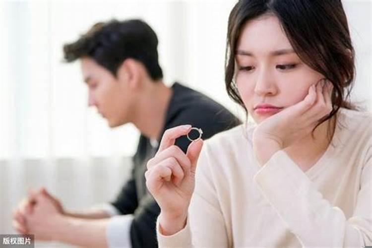 离婚一年想复婚前夫不回应
