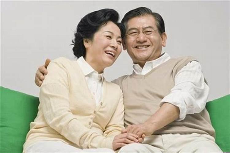 人到五十夫妻怎么经营