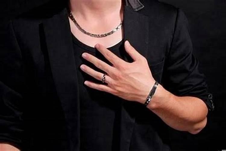 男的带什么招财