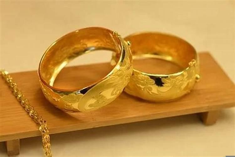 属鸡佩戴什么招财