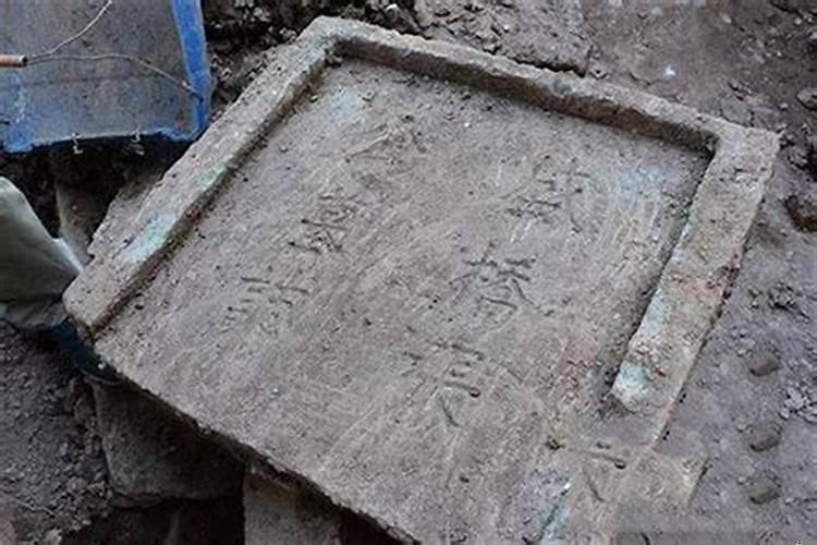 重新立碑修坟有何讲究