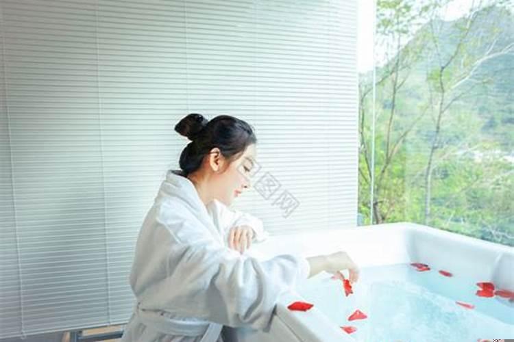 梦见洗花瓣澡