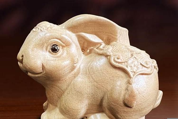 属兔人家中应摆放什么？男属兔女属鸡婚配好吗家里要摆什么信物