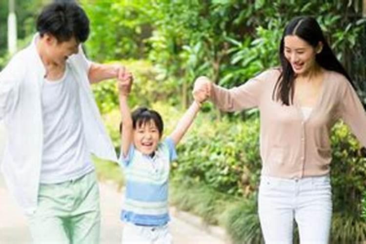 梦见自己一家人什么意思？梦到亲人生病住院了