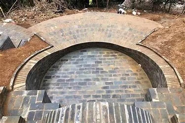 坟前埋水是什么意思