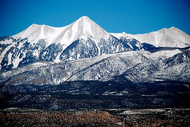 梦见自己骑着马飞奔(梦见骑着马儿跑是什么意思)