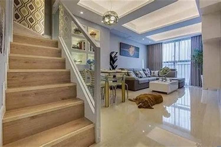 门对楼梯间好吗