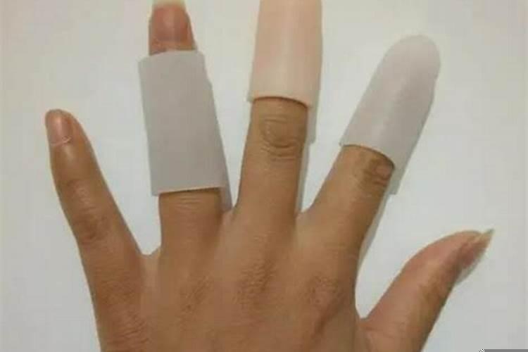 做梦被咬手指头什么意思啊