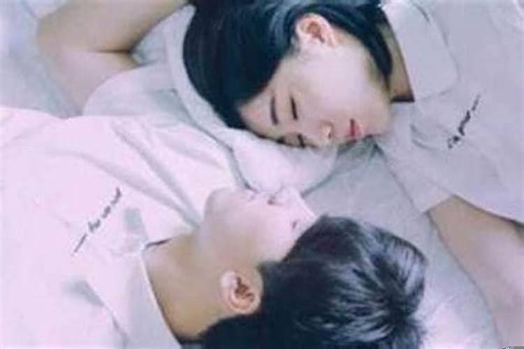 梦见别人还钱给我的是纸钱