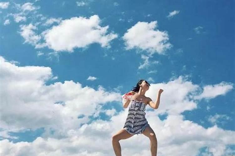 女人梦见疯子追我