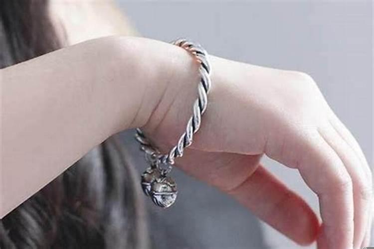 属鼠女人可以戴银首饰吗