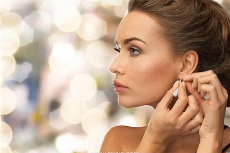 梦见戴金耳环是什么意思